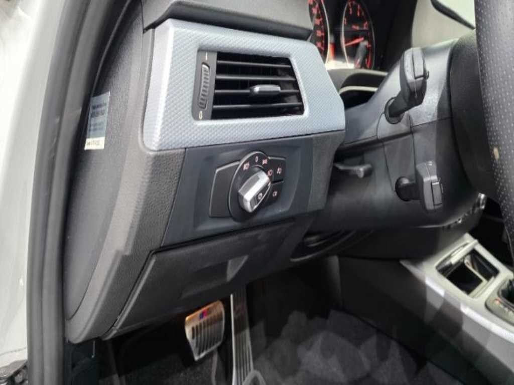 BMW 3시리즈 3시리즈 (E90) 320i 세단 M 스포츠 이미지 19