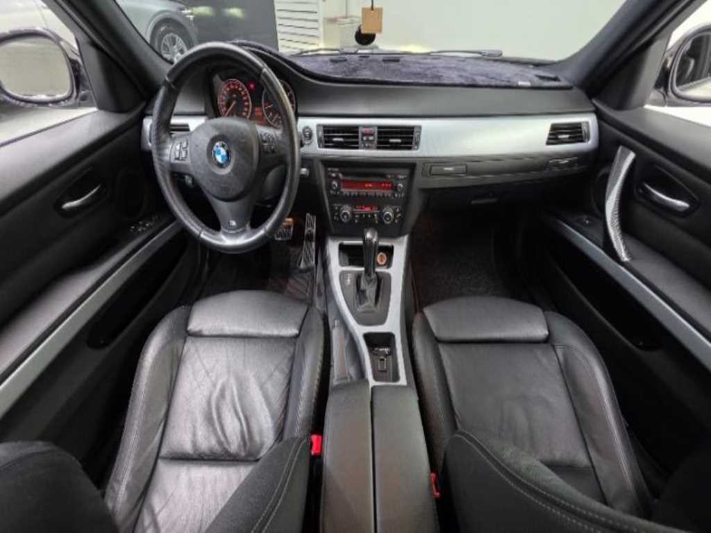 BMW 3시리즈 3시리즈 (E90) 320i 세단 M 스포츠 이미지 7