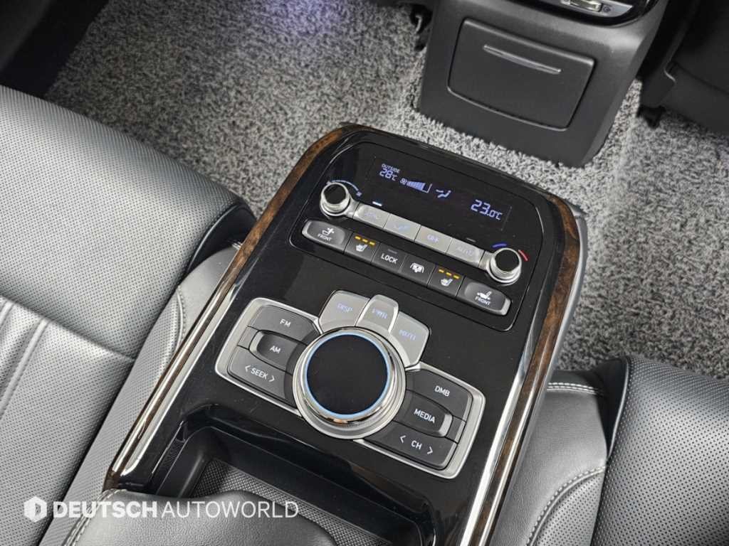 제네시스 G90 3.8 GDI AWD 프리미엄 럭셔리 이미지 16