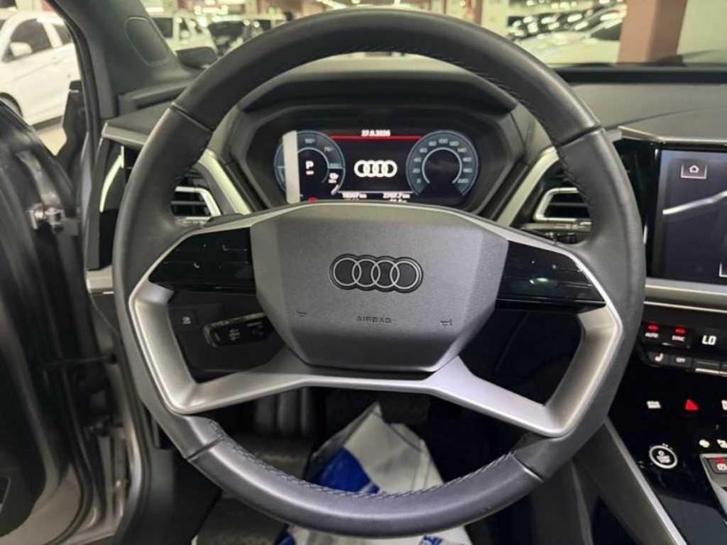 아우디 Q4 Q4 e-트론 40 프리미엄 이미지 8