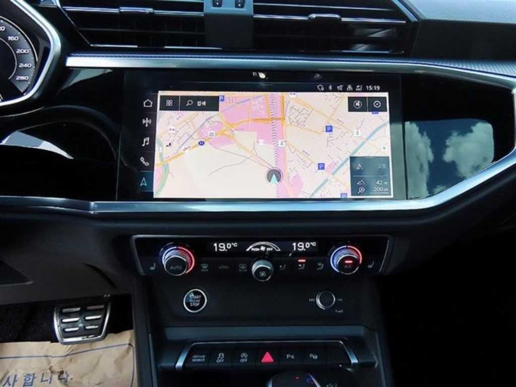 아우디 Q3 Q3 (F3) 35 TDI 스포트백 프리미엄 이미지 12