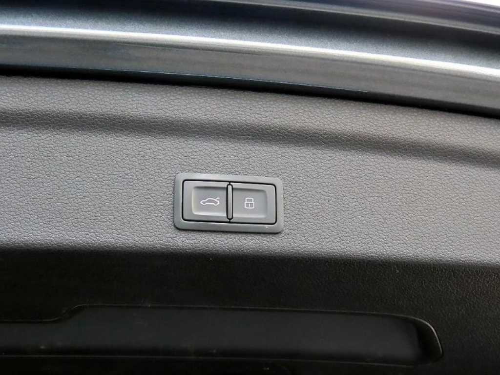 아우디 Q3 Q3 (F3) 35 TDI 스포트백 프리미엄 이미지 16
