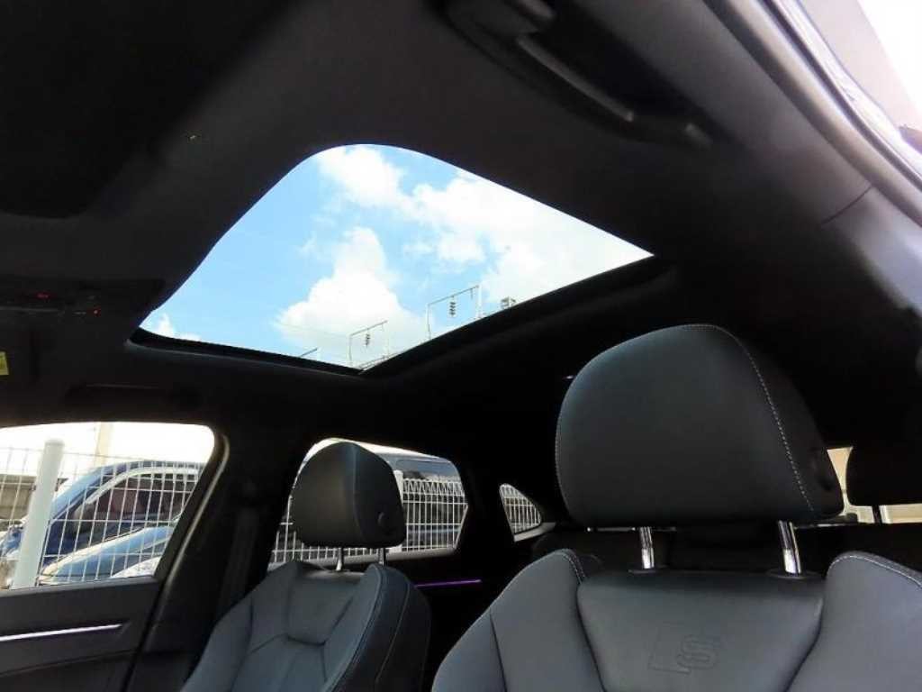 아우디 Q3 Q3 (F3) 35 TDI 스포트백 프리미엄 이미지 17