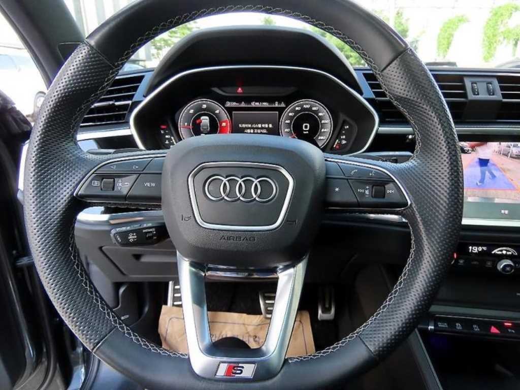 아우디 Q3 Q3 (F3) 35 TDI 스포트백 프리미엄 이미지 8