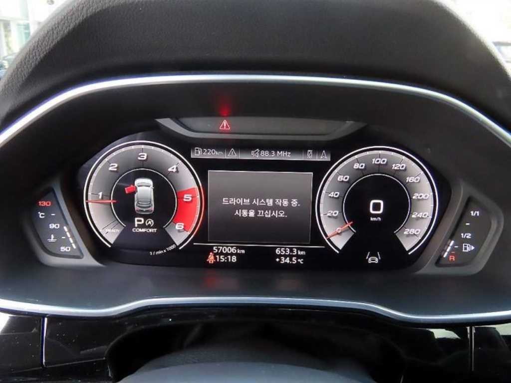 아우디 Q3 Q3 (F3) 35 TDI 스포트백 프리미엄 이미지 9