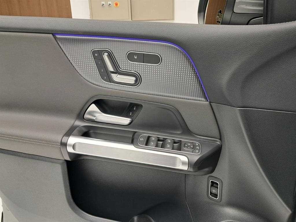 벤츠 EQB EQB (X243) EQB 300 4MATIC 일렉트릭 아트 이미지 13
