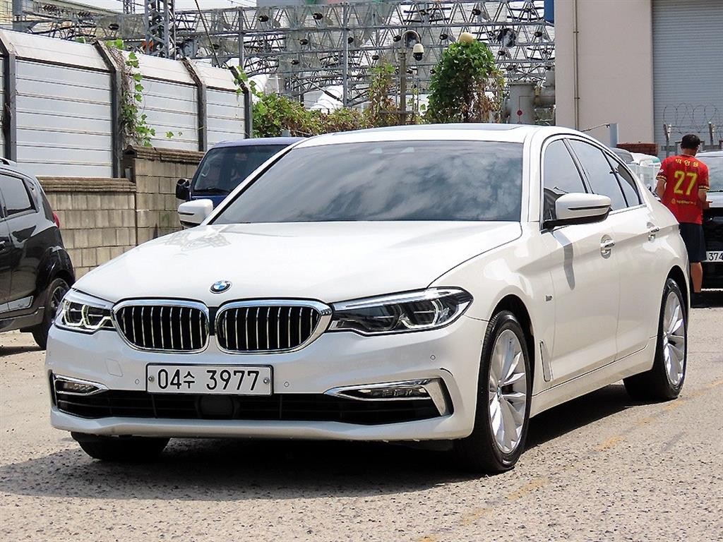 BMW 5시리즈 5시리즈 (G30) 530i xDrive M 스포츠 이미지 2
