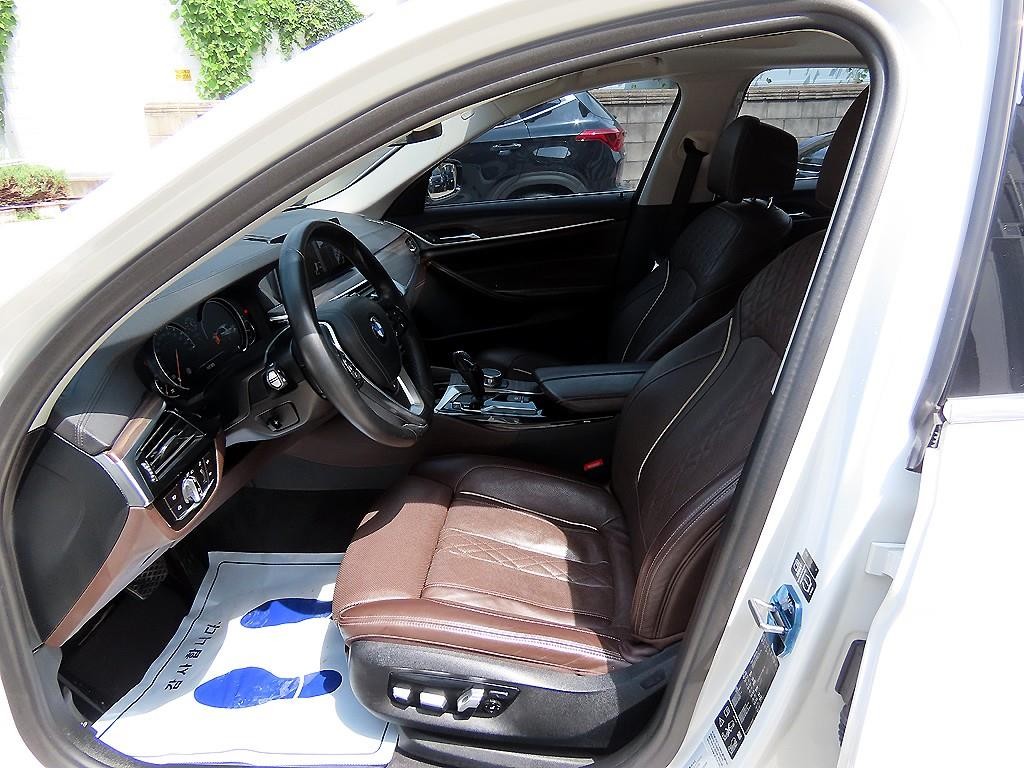 BMW 5시리즈 5시리즈 (G30) 530i xDrive M 스포츠 이미지 5