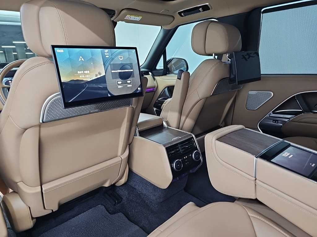 랜드로버 레인지로버 레인지로버 5세대 4.4 P530 LWB 오토바이오그래피 이미지 14