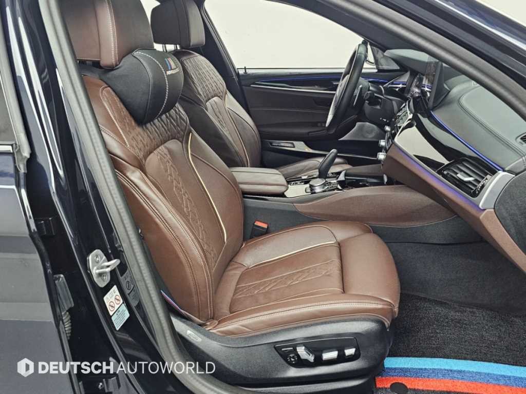 BMW 5시리즈 5시리즈 (G30) M550i xDrive 이미지 10