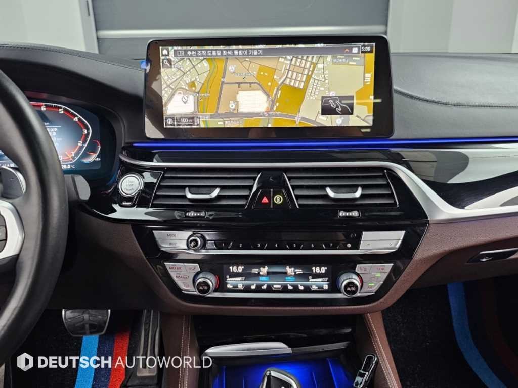 BMW 5시리즈 5시리즈 (G30) M550i xDrive 이미지 14