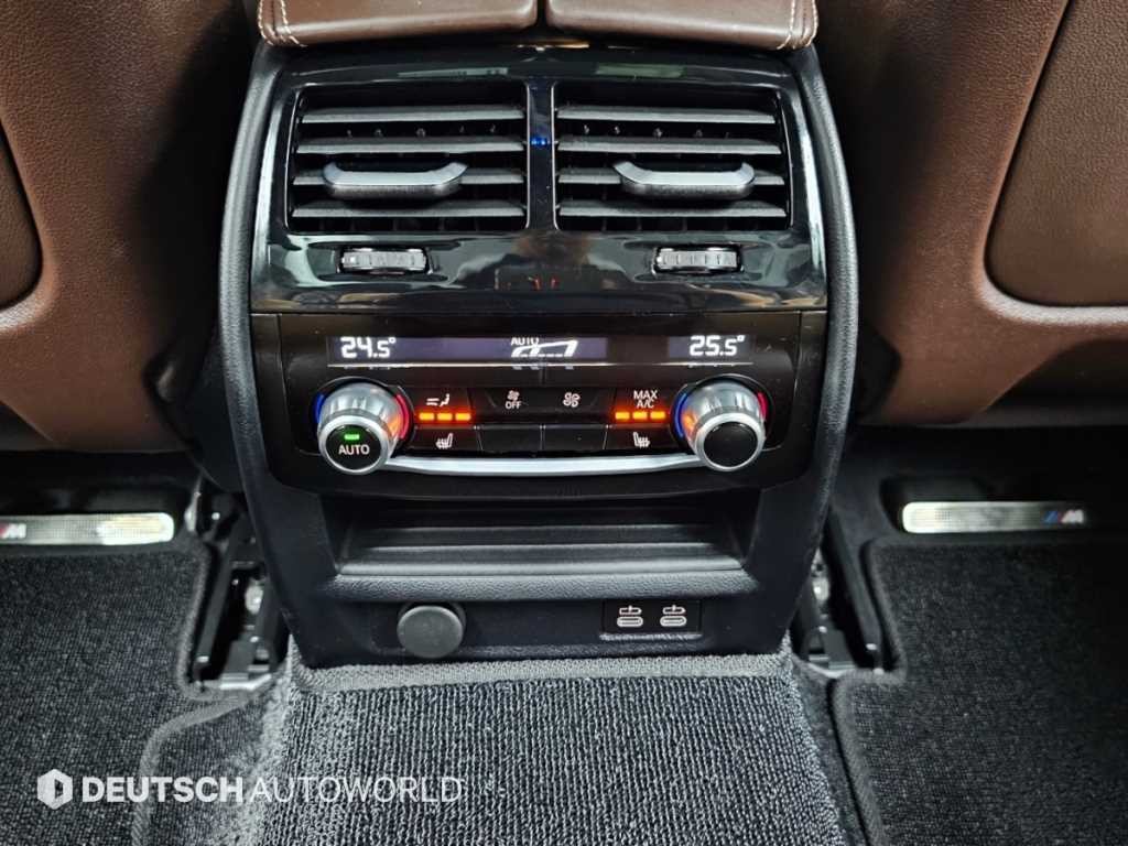 BMW 5시리즈 5시리즈 (G30) M550i xDrive 이미지 16