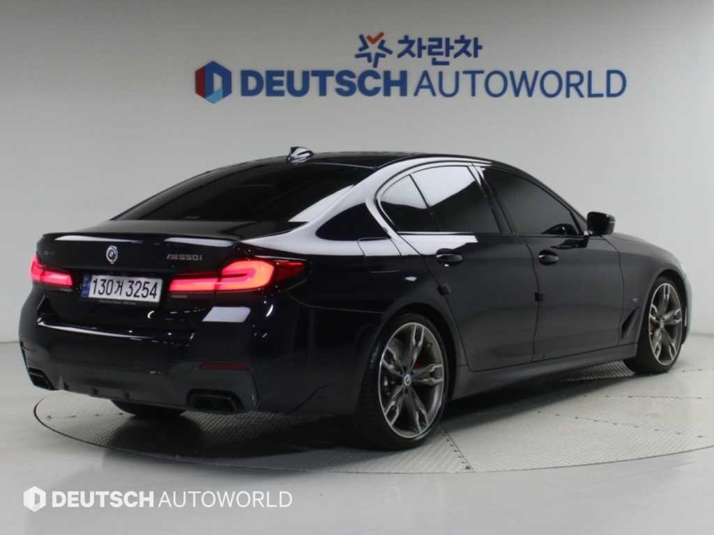 BMW 5시리즈 5시리즈 (G30) M550i xDrive 이미지 2