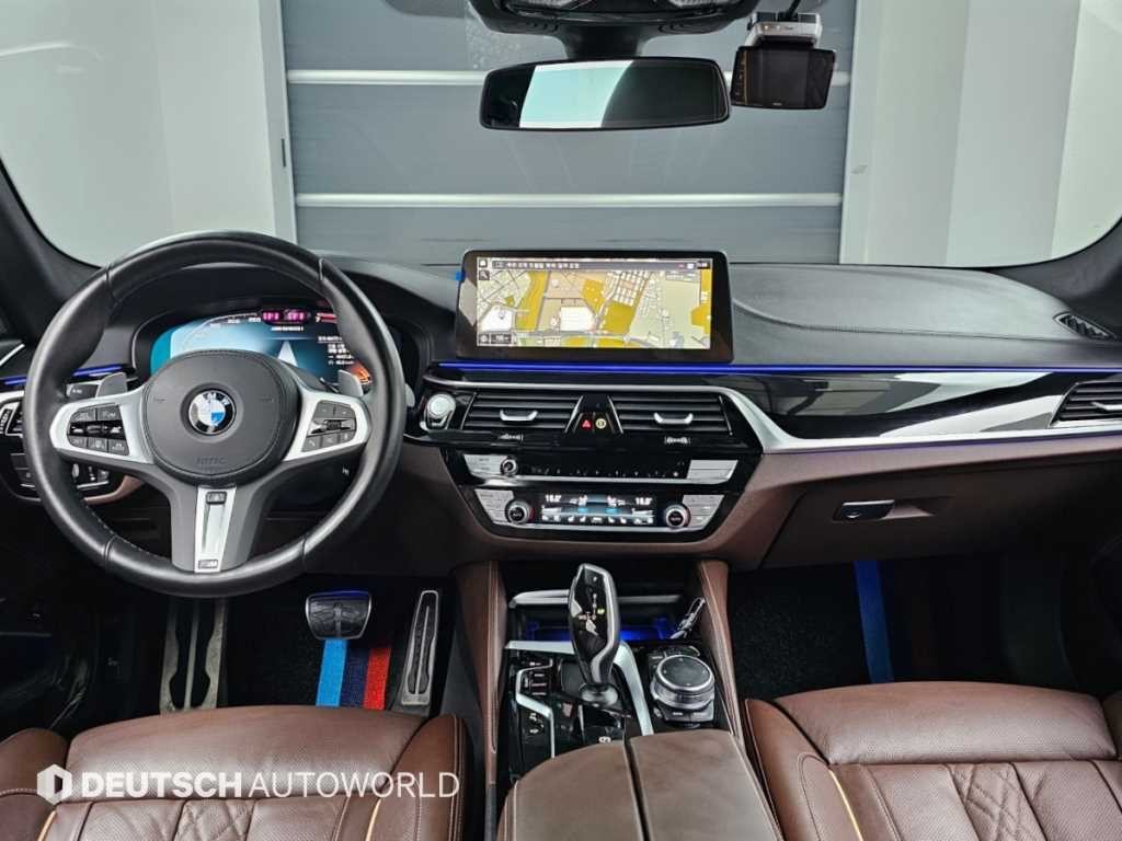 BMW 5시리즈 5시리즈 (G30) M550i xDrive 이미지 7