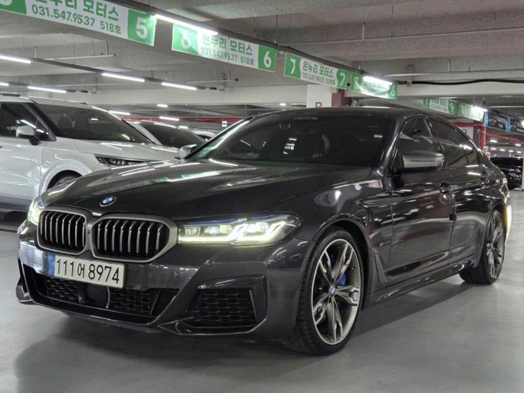 BMW 5시리즈 5시리즈 (G30) M550i xDrive 이미지 3