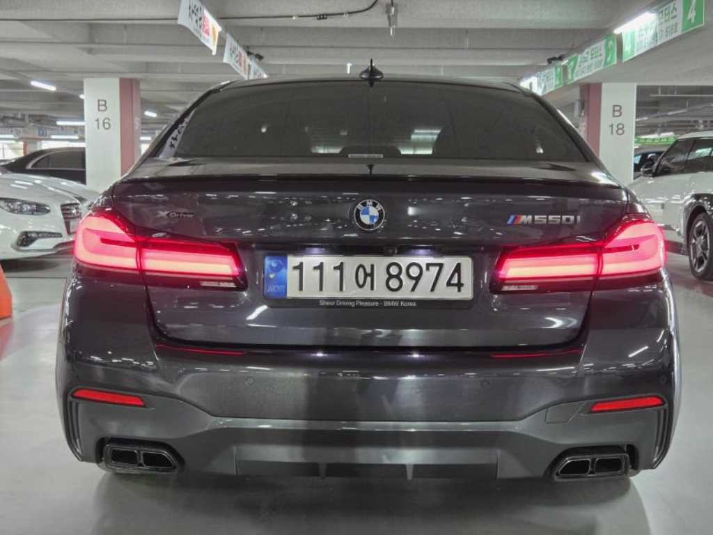 BMW 5시리즈 5시리즈 (G30) M550i xDrive 이미지 4