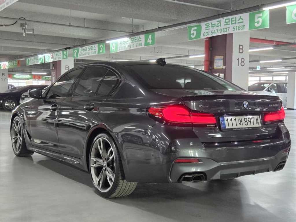 BMW 5시리즈 5시리즈 (G30) M550i xDrive 이미지 5