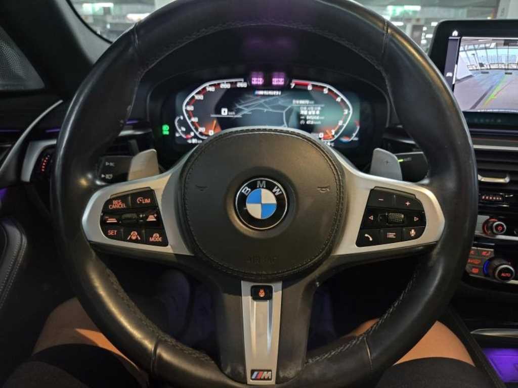 BMW 5시리즈 5시리즈 (G30) M550i xDrive 이미지 9