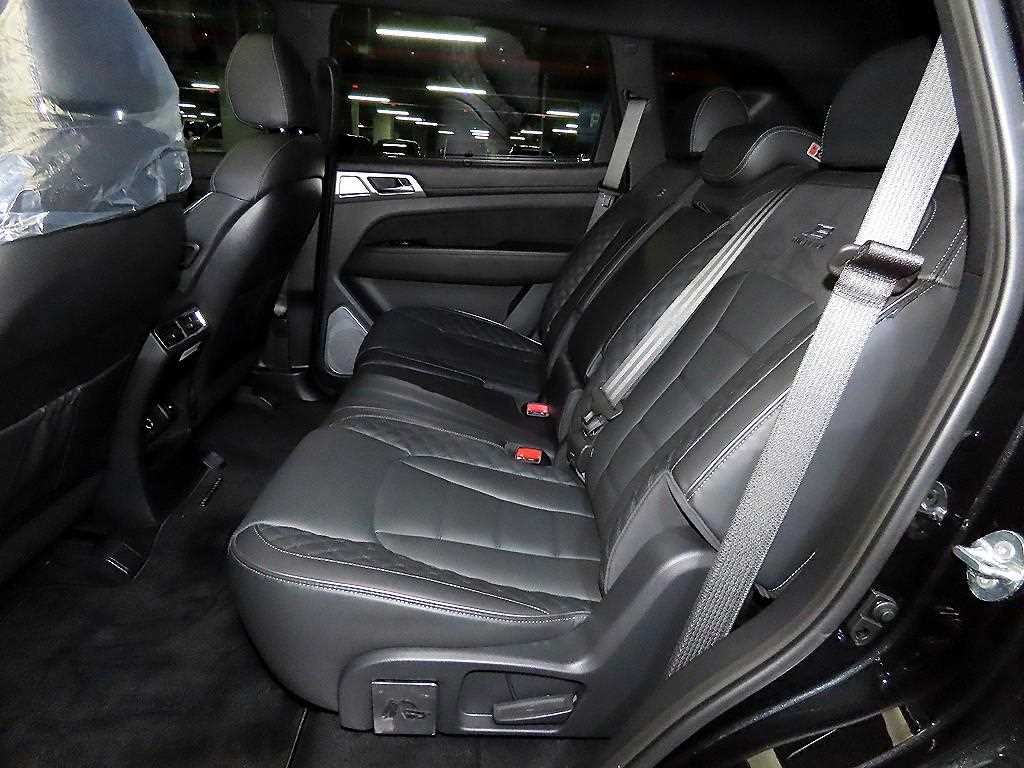 KG모빌리티(쌍용) 렉스턴 올 뉴 렉스턴 (Y450) 디젤 2.2 4WD 더 블랙 이미지 7