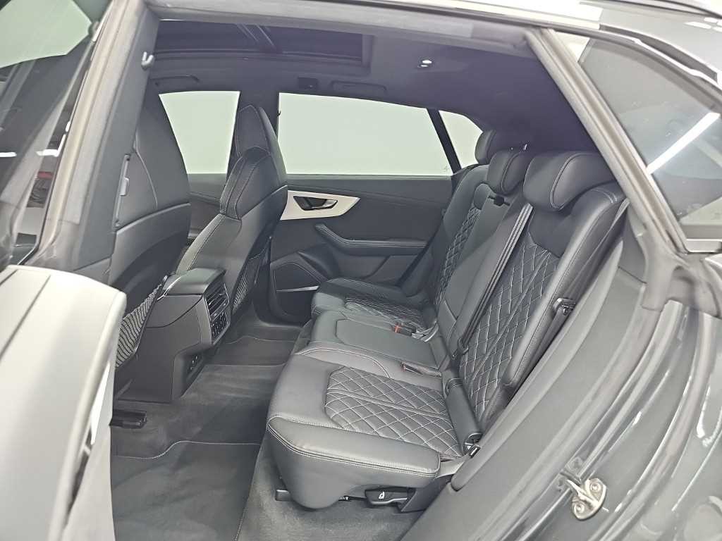 아우디 Q8 55 TFSI 콰트로 프리미엄 이미지 12