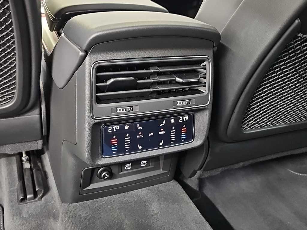 아우디 Q8 55 TFSI 콰트로 프리미엄 이미지 13