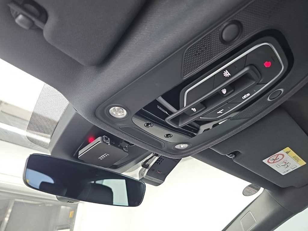 아우디 Q8 55 TFSI 콰트로 프리미엄 이미지 17
