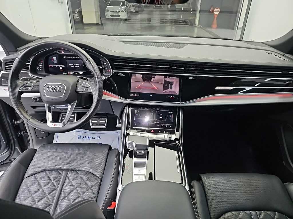 아우디 Q8 55 TFSI 콰트로 프리미엄 이미지 7