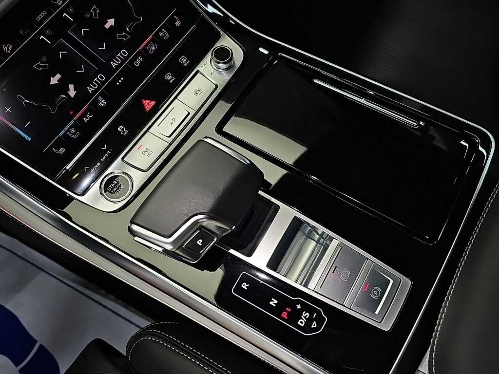아우디 Q8 55 TFSI 콰트로 프리미엄 이미지 8