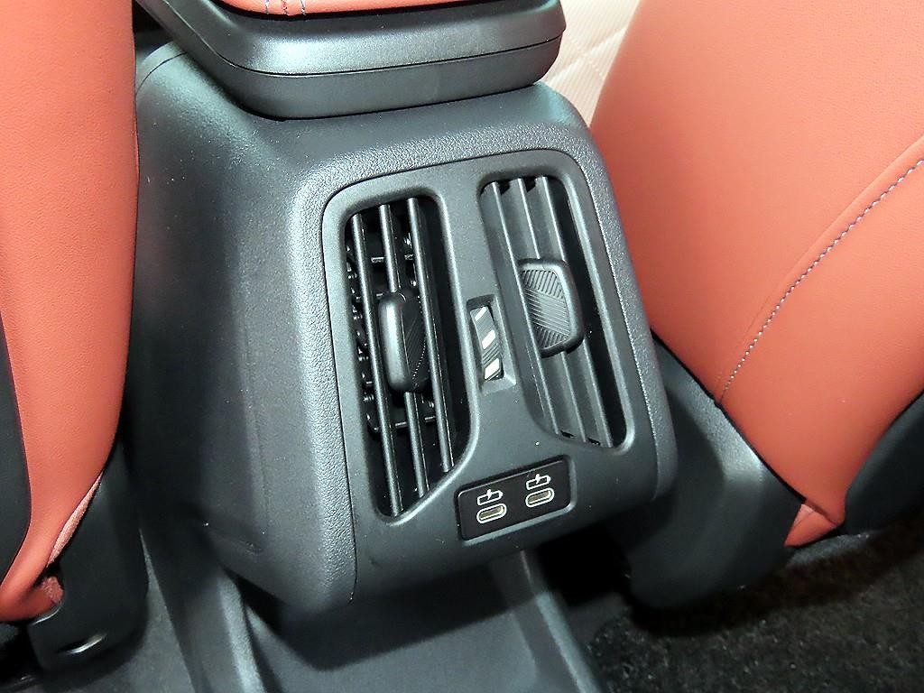 BMW X1 X1 (U11) sDrive 18d M 스포츠 이미지 16