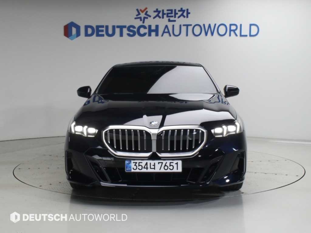 BMW 5시리즈 5시리즈 (G60) 530i xDrive M 스포츠 이미지 3