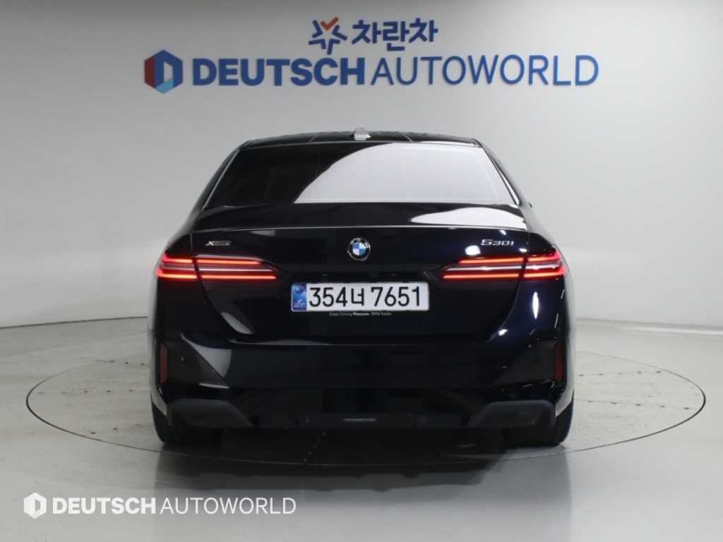 BMW 5시리즈 5시리즈 (G60) 530i xDrive M 스포츠 이미지 4