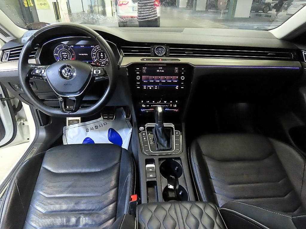 폭스바겐 아테온 2.0 TDI 엘레강스 프레스티지 이미지 10