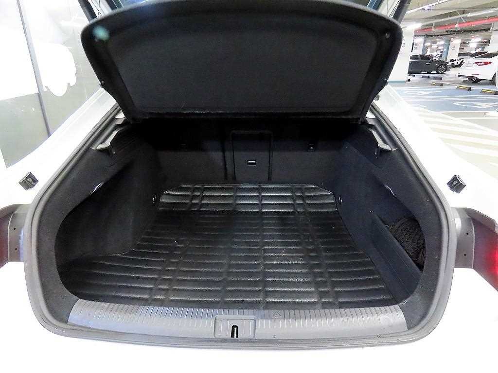 폭스바겐 아테온 2.0 TDI 엘레강스 프레스티지 이미지 16