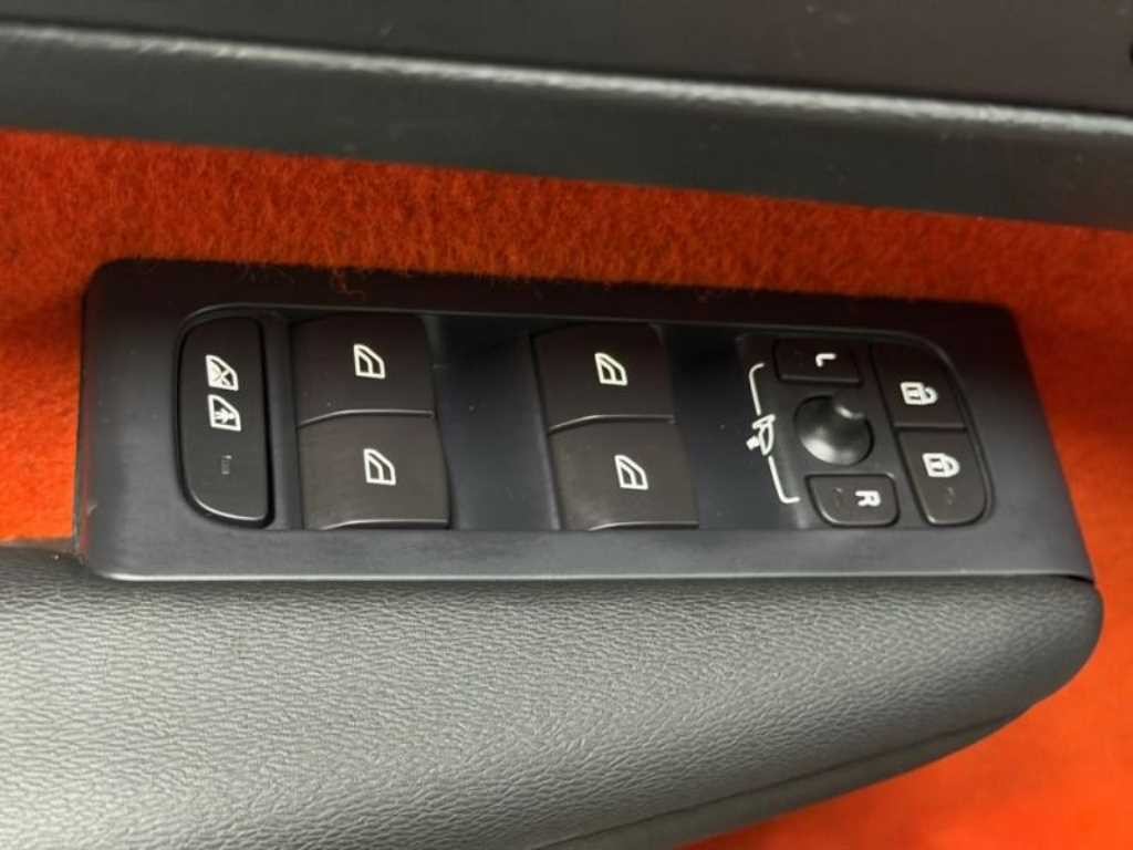 볼보 XC40 T4 4WD R-디자인 이미지 14