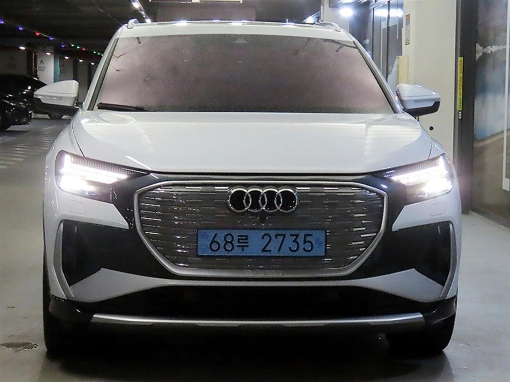 아우디 Q4 Q4 e-트론 40 스포트백 프리미엄 이미지 2