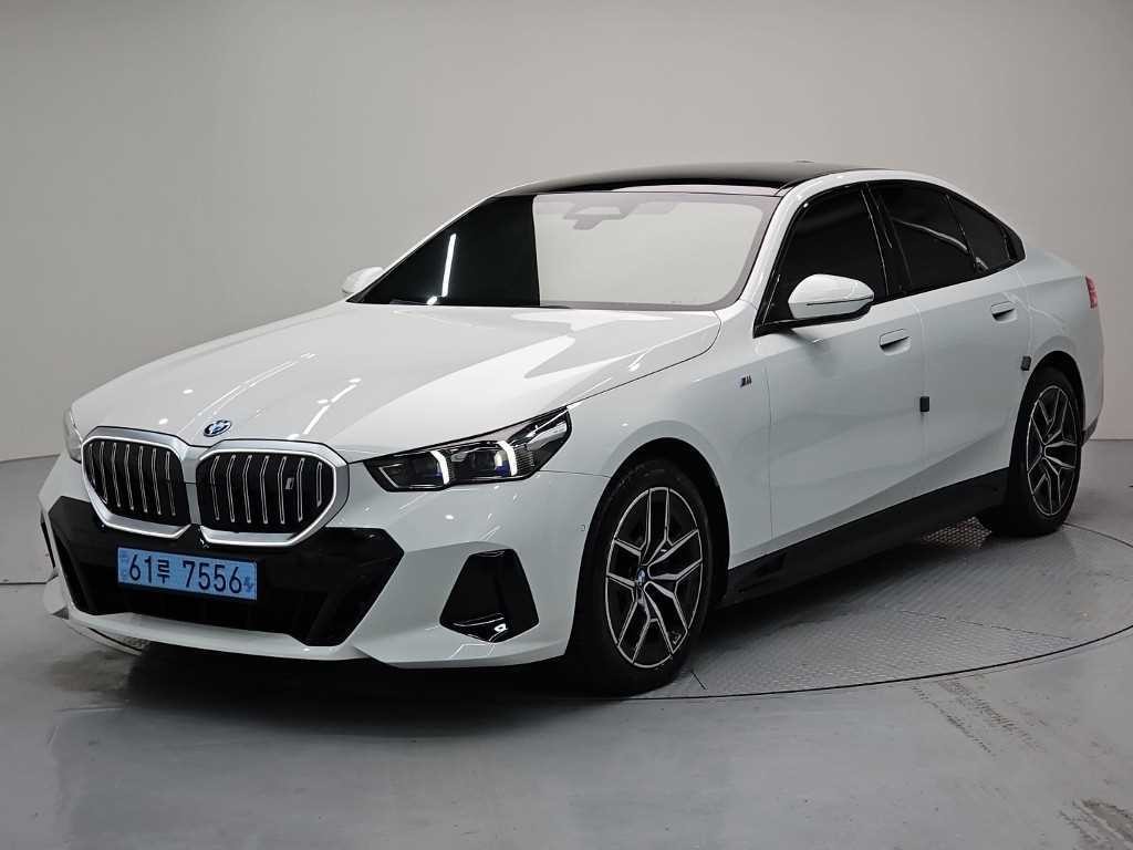 BMW i5 xDrive 40 M 스포츠 이미지 1