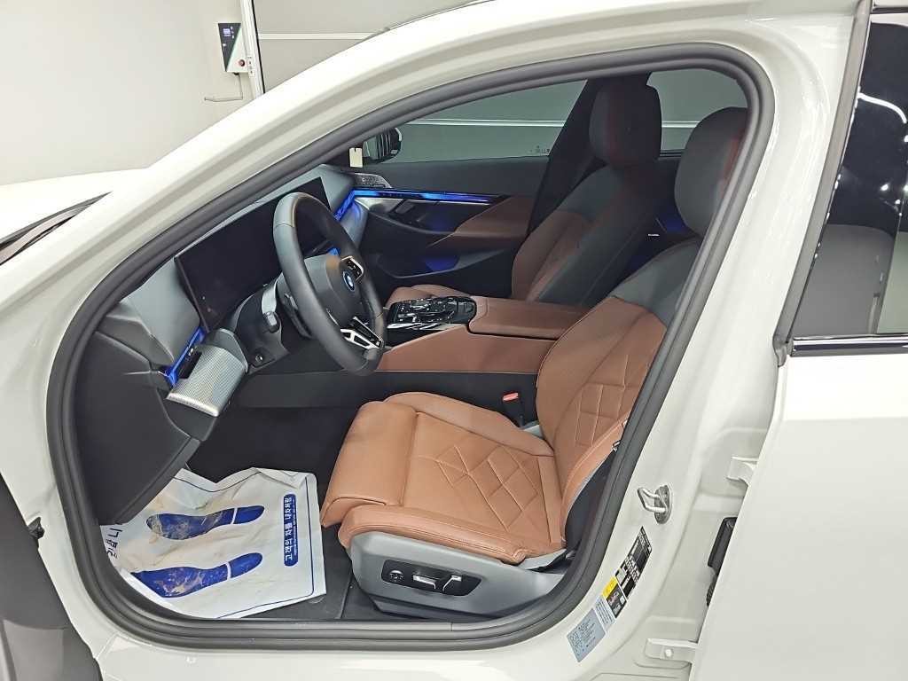 BMW i5 xDrive 40 M 스포츠 이미지 11