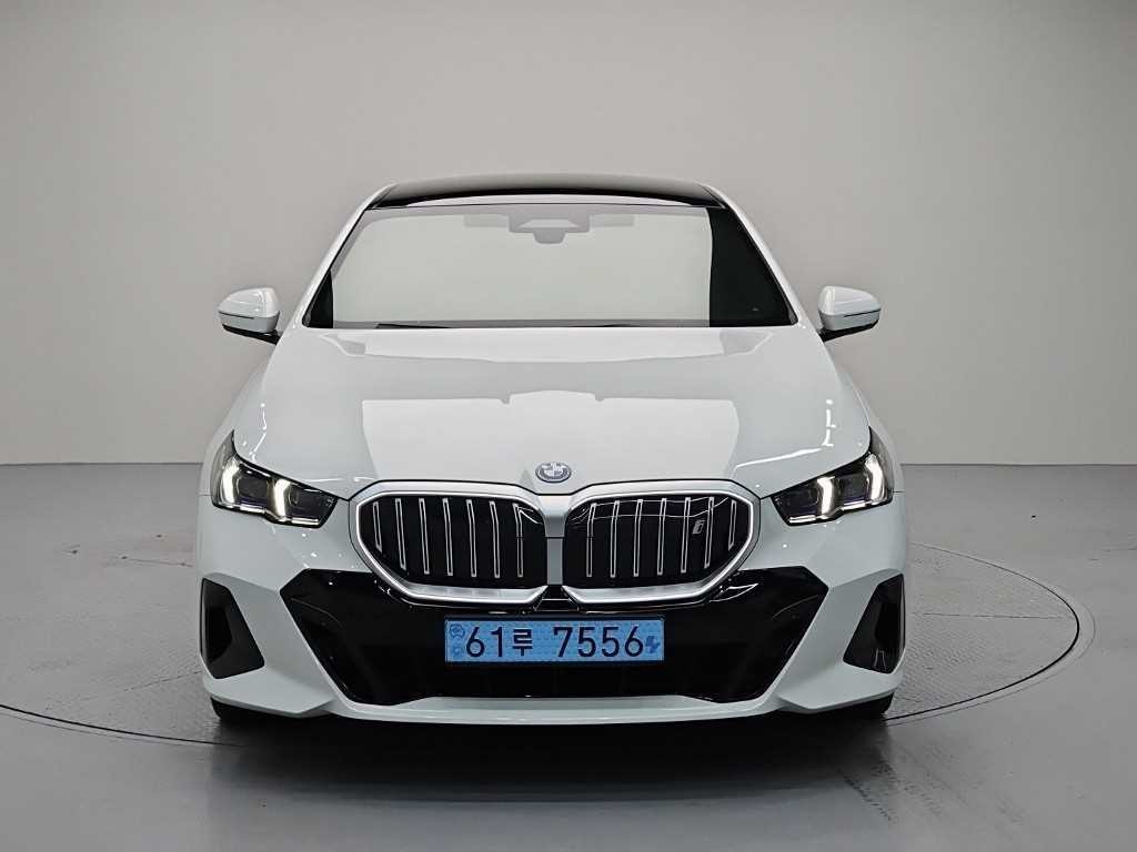 BMW i5 xDrive 40 M 스포츠 이미지 2