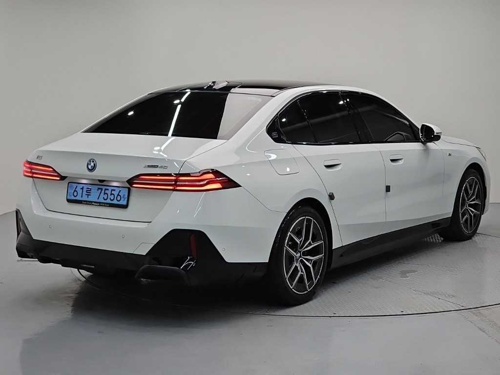 BMW i5 xDrive 40 M 스포츠 이미지 4