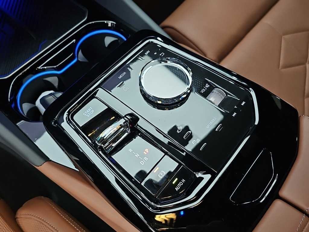 BMW i5 xDrive 40 M 스포츠 이미지 8