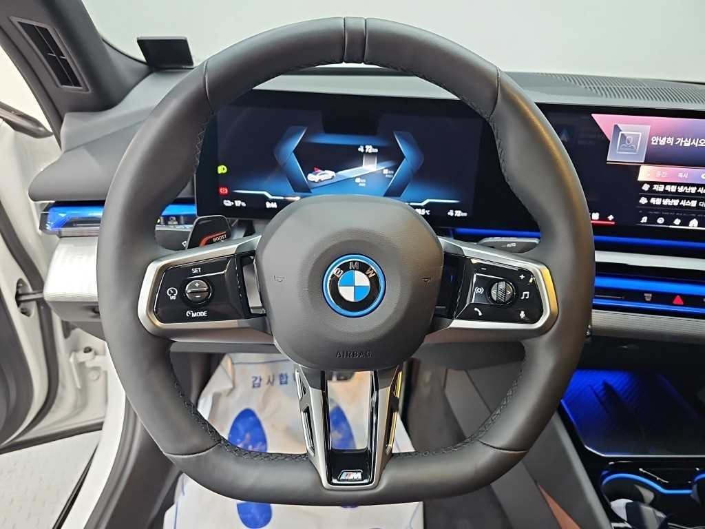 BMW i5 xDrive 40 M 스포츠 이미지 9
