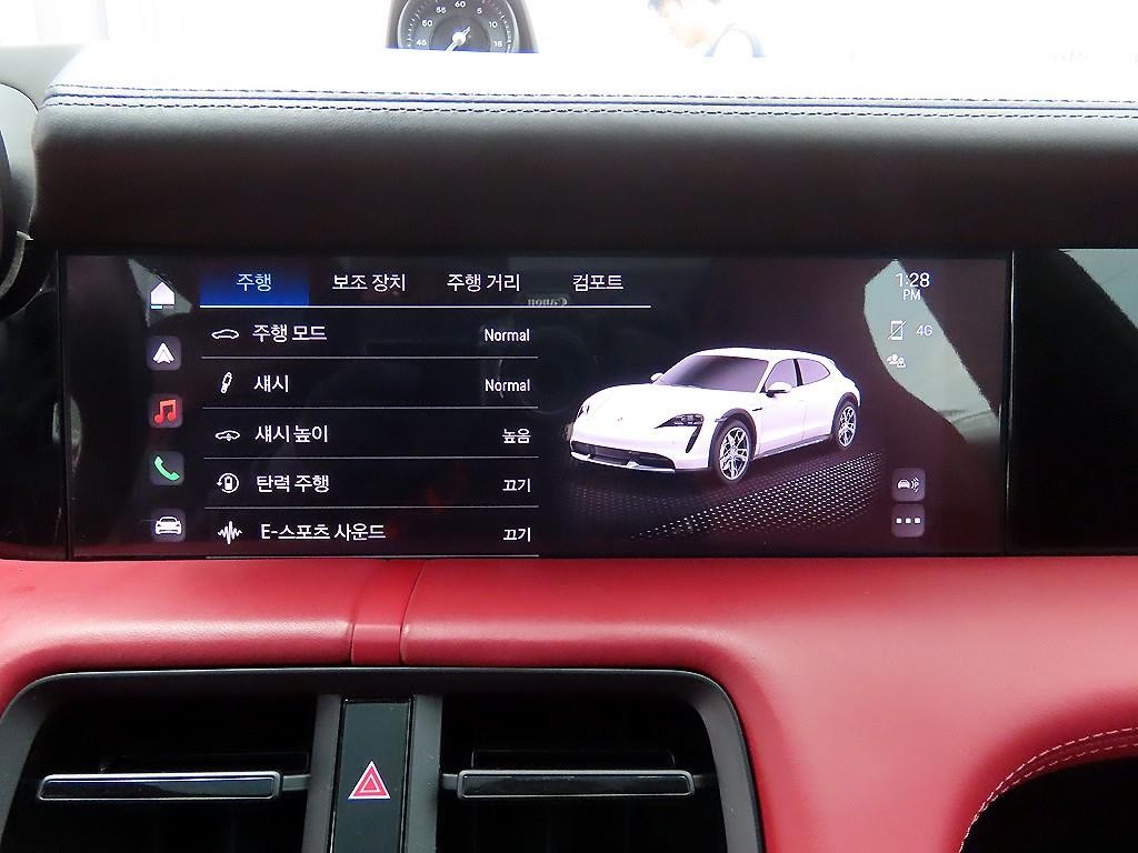 포르쉐 타이칸 크로스 투리스모 4S 이미지 12