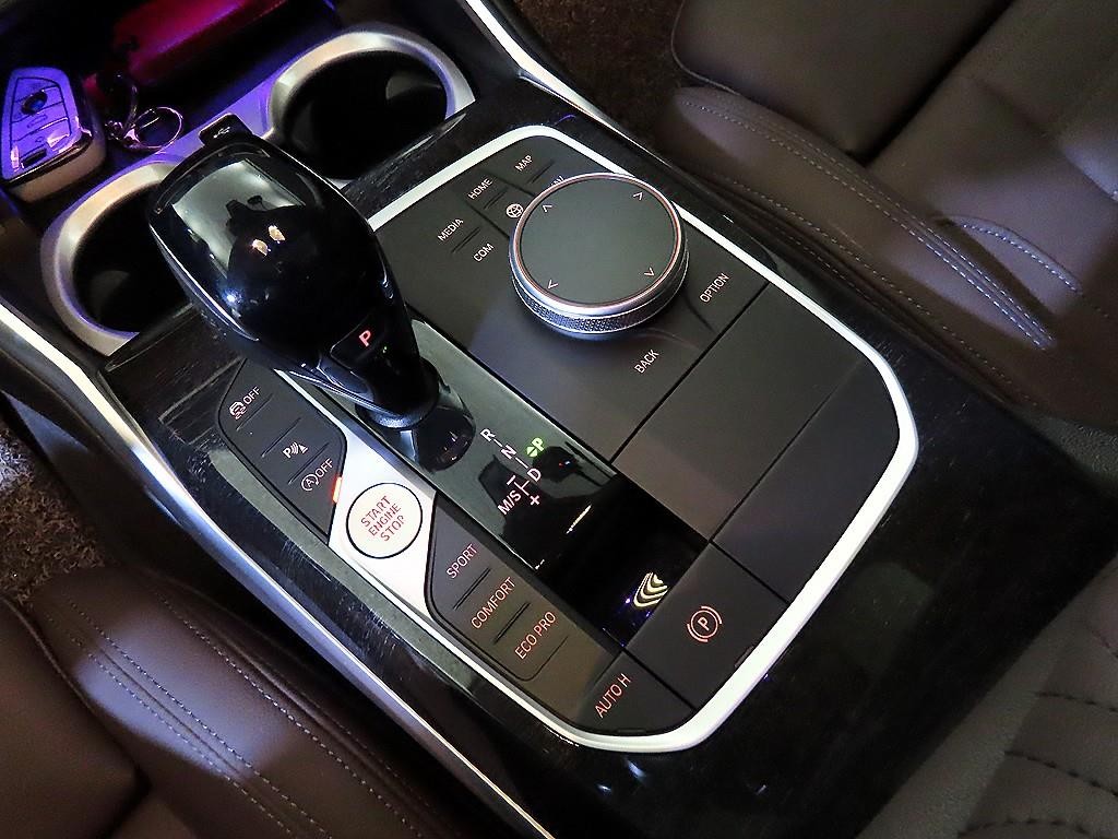 BMW 3시리즈 3시리즈 (G20) 320i M 스포츠 이미지 12