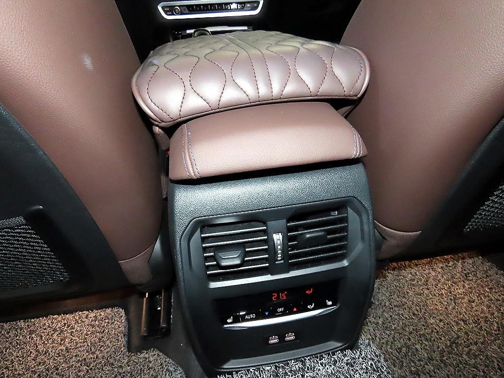 BMW 3시리즈 3시리즈 (G20) 320i M 스포츠 이미지 16