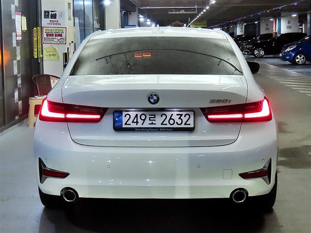 BMW 3시리즈 3시리즈 (G20) 320i M 스포츠 이미지 5