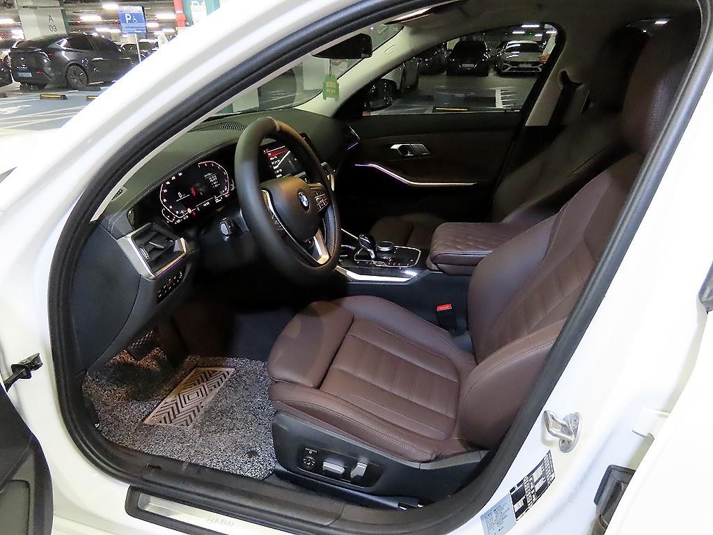 BMW 3시리즈 3시리즈 (G20) 320i M 스포츠 이미지 6
