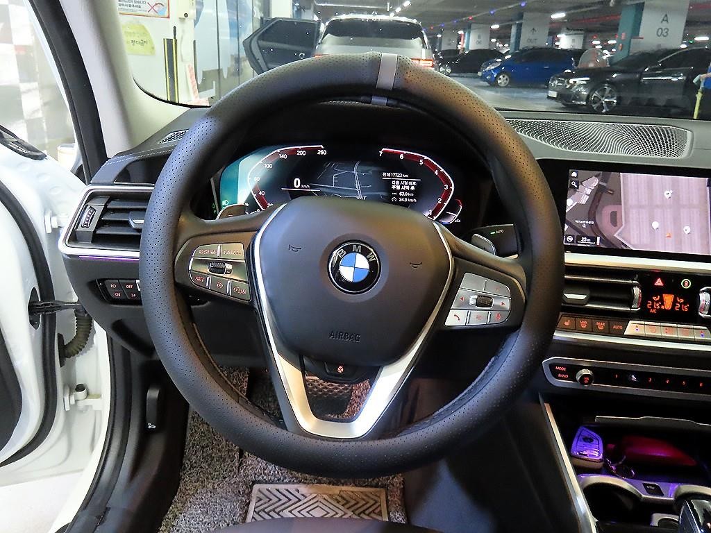 BMW 3시리즈 3시리즈 (G20) 320i M 스포츠 이미지 8