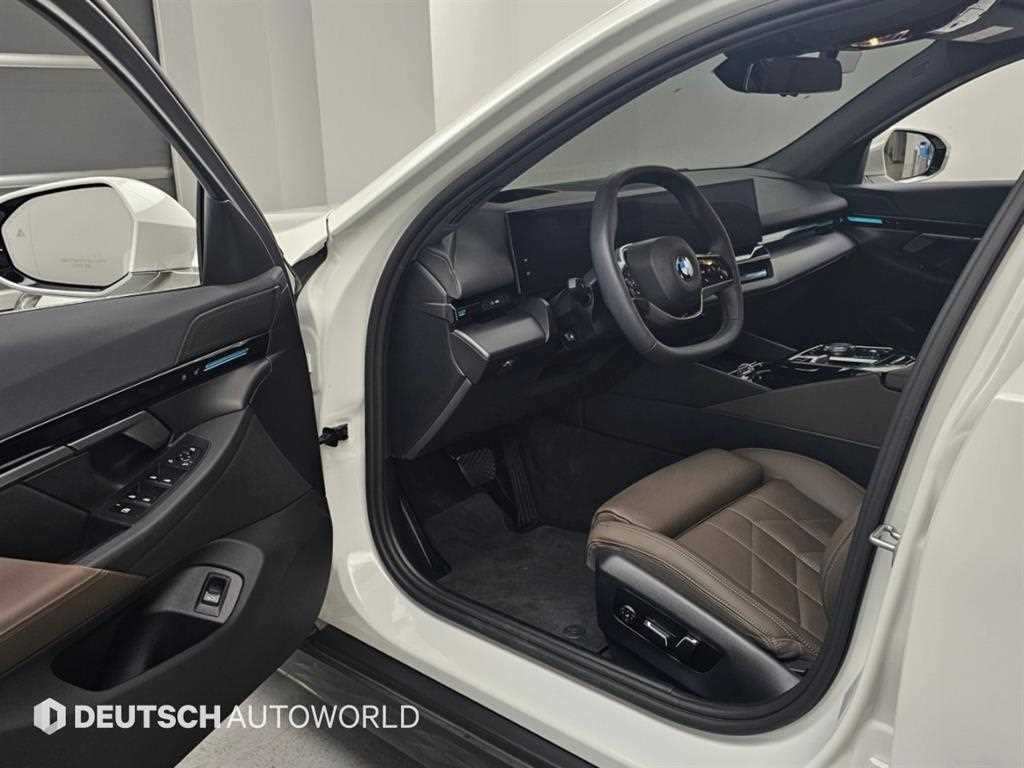 BMW 5시리즈 5시리즈 (G60) 520i 기본형 이미지 11