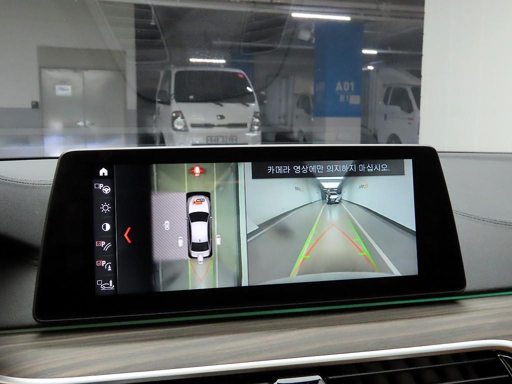 BMW 5시리즈 5시리즈 (G30) 520d xDrive M 스포츠 플러스 이미지 14