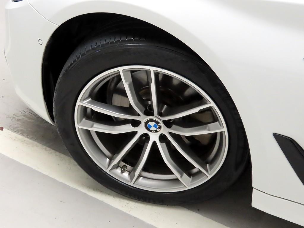 BMW 5시리즈 5시리즈 (G30) 520d xDrive M 스포츠 플러스 이미지 19